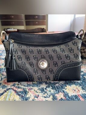 VTG Dooney & Bourke Black Jacquard Hobo Shoulder Bag with black leather trim